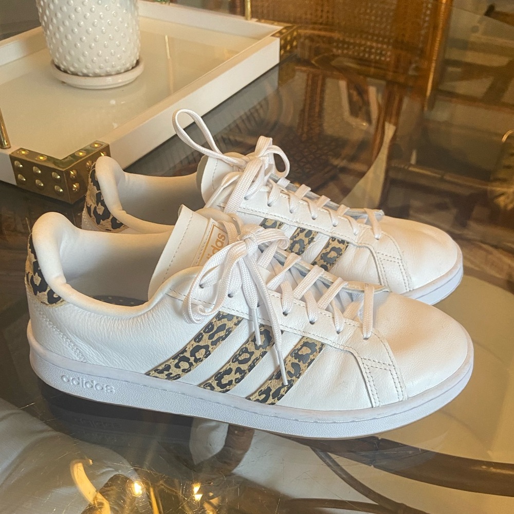 Adidas women’s grand court sneaker. Size 10. White & leopard.